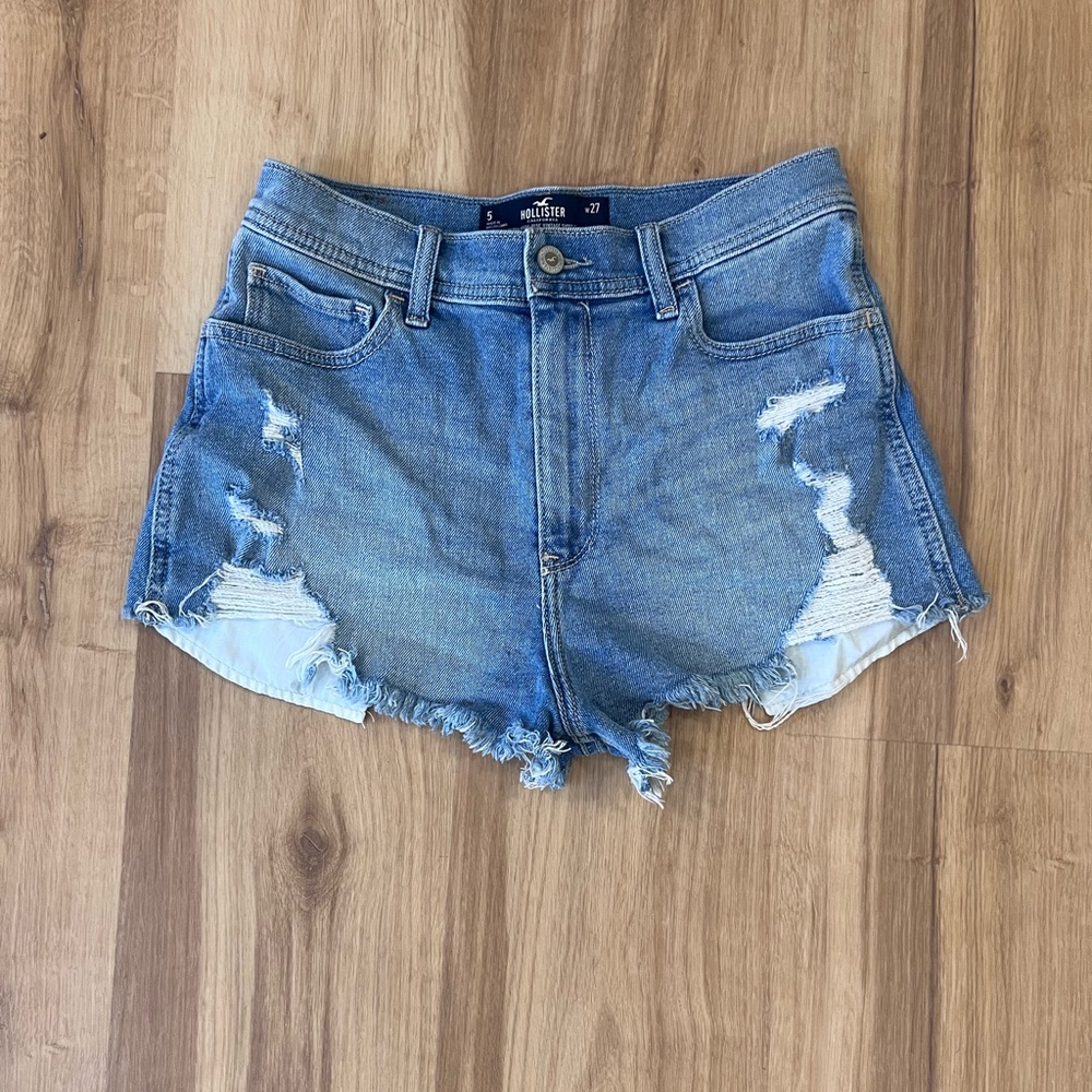 Hollister Ultra High-Rise Vintage Short